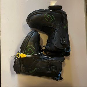 Burton progression youth size 4 snow board boots